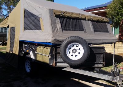 Safari camper trailer